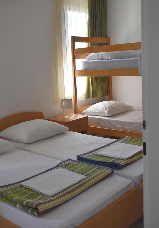 Hostel Amfora Fažana Extérieur photo
