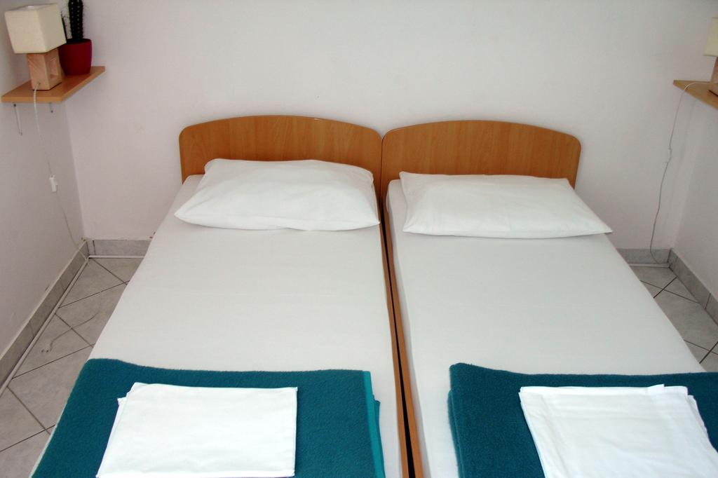 Hostel Amfora Fažana Extérieur photo